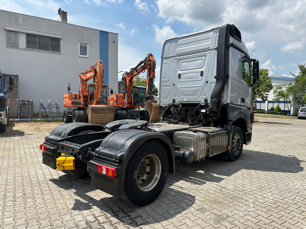 Mercedes-Benz 1845 Arocs SZM Kipphydraulik Mischerantrieb - Cabeza tractora: foto 4 Mercedes-Benz 1845 Arocs SZM Kipphydraulik Mischerantrieb - Cabeza tractora: foto 4