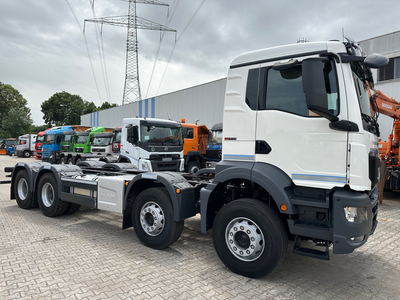 MAN TGS 41.470 8x4 BB CH Pumpenfahrgestell 2x Nebenatrieb - Camión chasis: foto 4 MAN TGS 41.470 8x4 BB CH Pumpenfahrgestell 2x Nebenatrieb - Camión chasis: foto 4