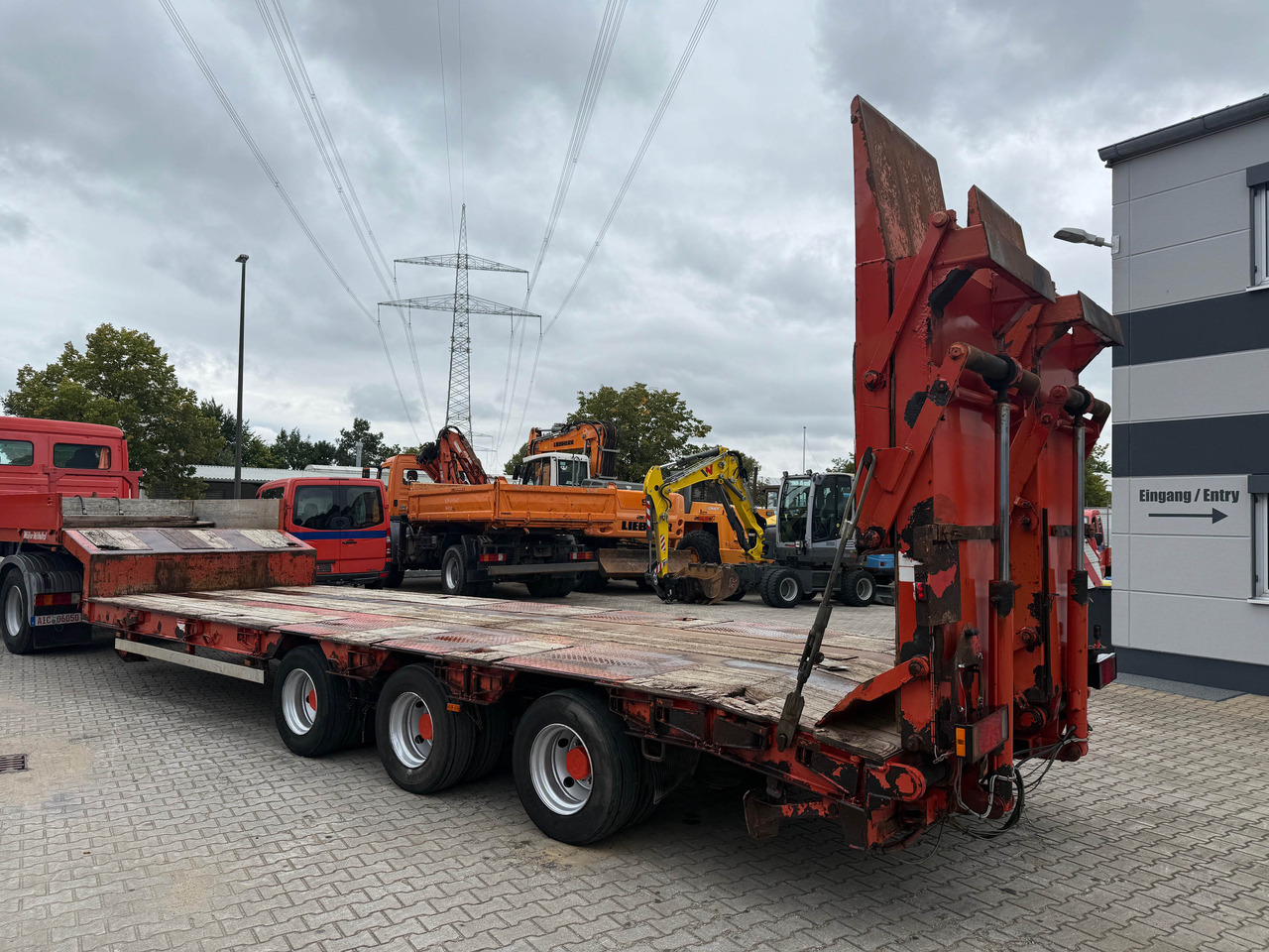 Müller Mitteltal TS3 Tieflader Auflieger mit hydr. Rampen - Semirremolque góndola rebajadas: foto 5 Müller Mitteltal TS3 Tieflader Auflieger mit hydr. Rampen - Semirremolque góndola rebajadas: foto 5