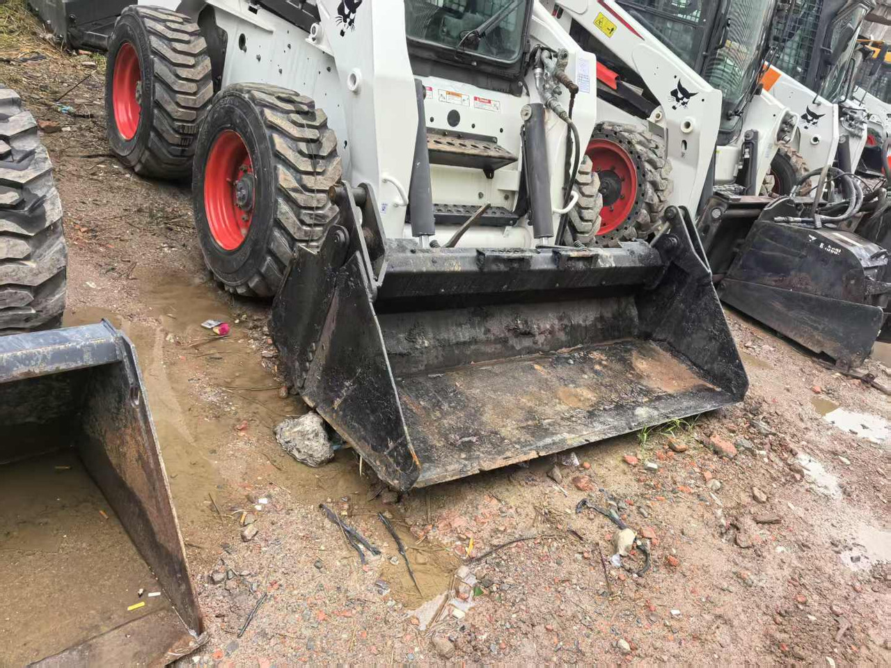 Bobcat S300 - Minicargadora: foto 5 Bobcat S300 - Minicargadora: foto 5