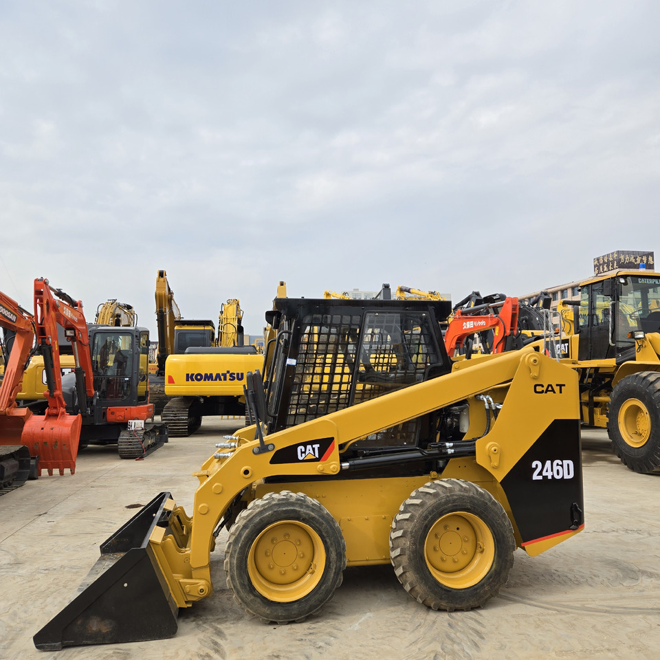 CATERPILLAR 246D - Minicargadora: foto 3 CATERPILLAR 246D - Minicargadora: foto 3