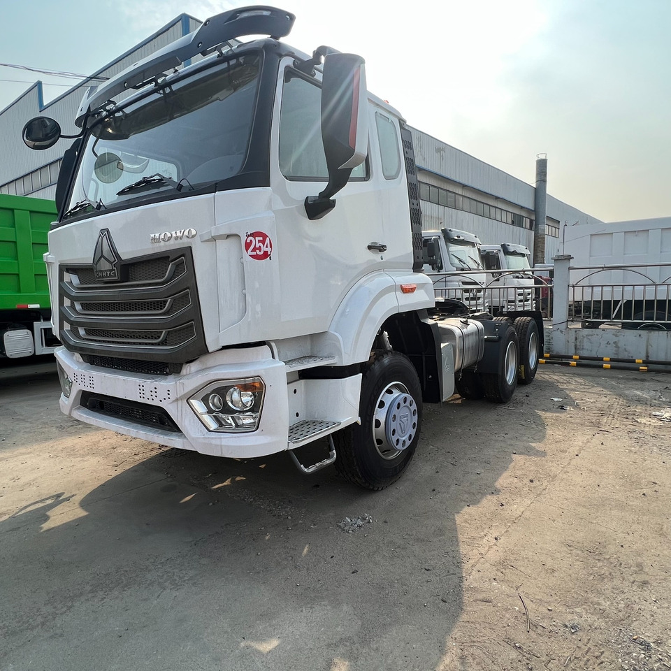 Sinotruk HOHAN 6*4 Tractor - Cabeza tractora: foto 4 Sinotruk HOHAN 6*4 Tractor - Cabeza tractora: foto 4