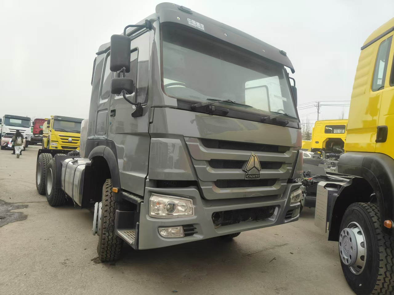 Sinotruk HOWO 371 6*4 Tractor - Cabeza tractora: foto 2 Sinotruk HOWO 371 6*4 Tractor - Cabeza tractora: foto 2
