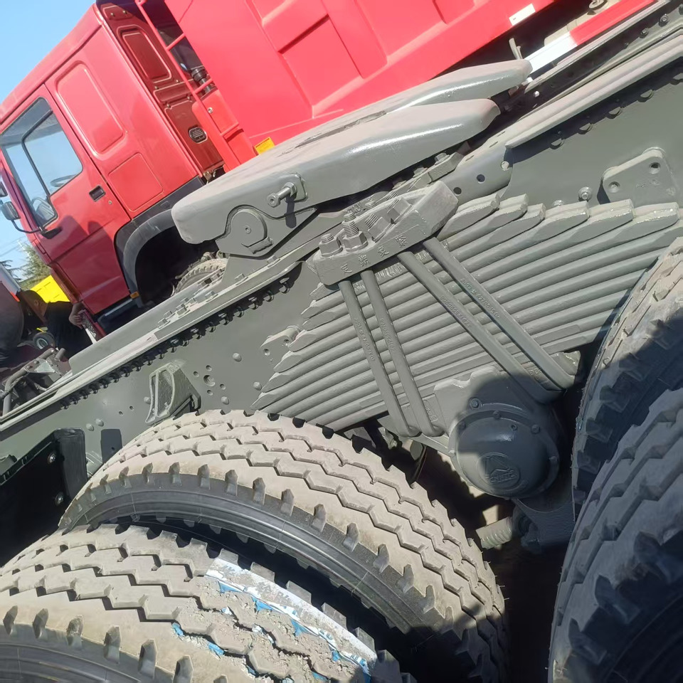Sinotruk HOWO 371 6*4 Tractor - Cabeza tractora: foto 4 Sinotruk HOWO 371 6*4 Tractor - Cabeza tractora: foto 4