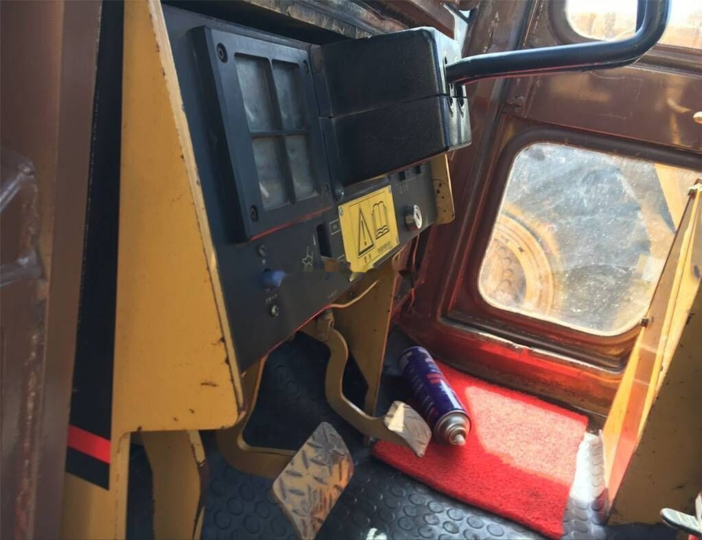 Caterpillar D4C - Bulldozer: foto 4 Caterpillar D4C - Bulldozer: foto 4