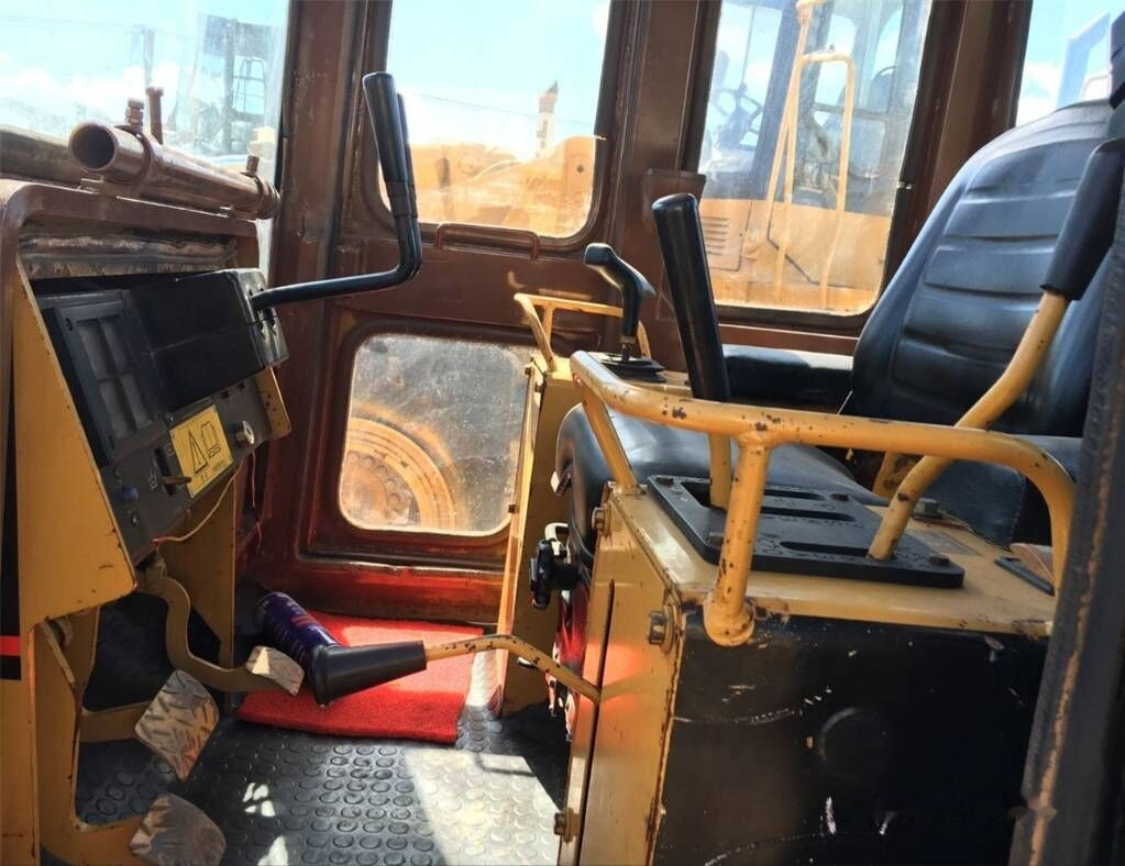 Caterpillar D4C - Bulldozer: foto 3 Caterpillar D4C - Bulldozer: foto 3