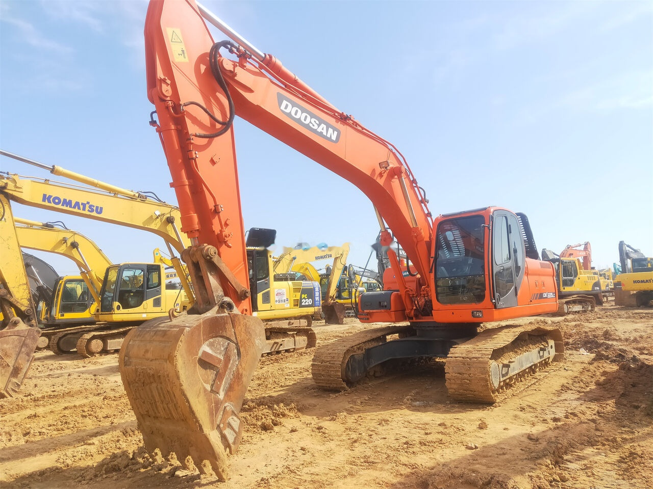 Doosan DX225LC - Excavadora de cadenas: foto 1 Doosan DX225LC - Excavadora de cadenas: foto 1