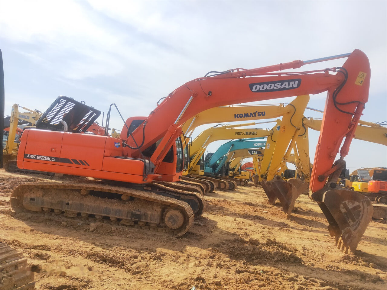 Doosan DX225LC - Excavadora de cadenas: foto 4 Doosan DX225LC - Excavadora de cadenas: foto 4