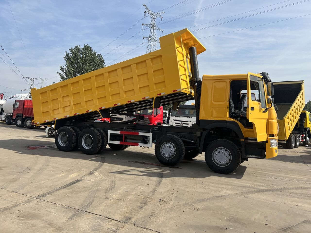 Howo - Camión volquete: foto 1 Howo - Camión volquete: foto 1