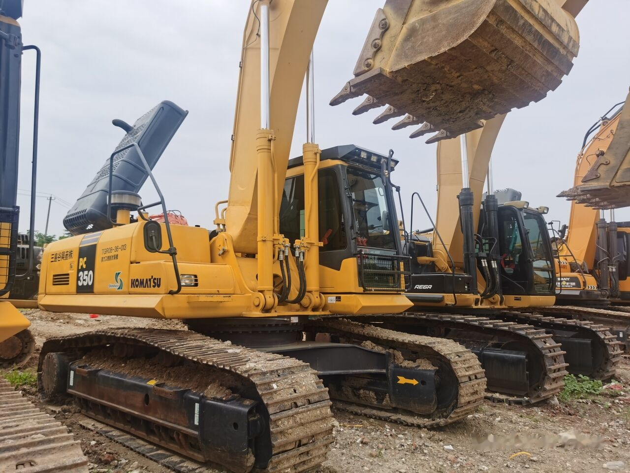 Komatsu PC350-7 - Excavadora de cadenas: foto 1 Komatsu PC350-7 - Excavadora de cadenas: foto 1