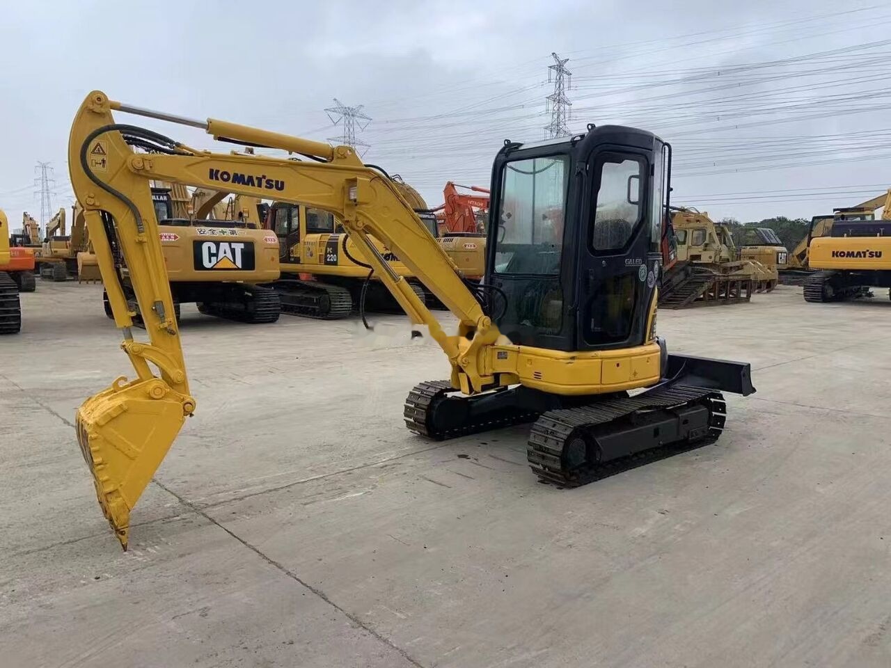 Komatsu Quasi-New PC35MR - Miniexcavadora: foto 2 Komatsu Quasi-New PC35MR - Miniexcavadora: foto 2