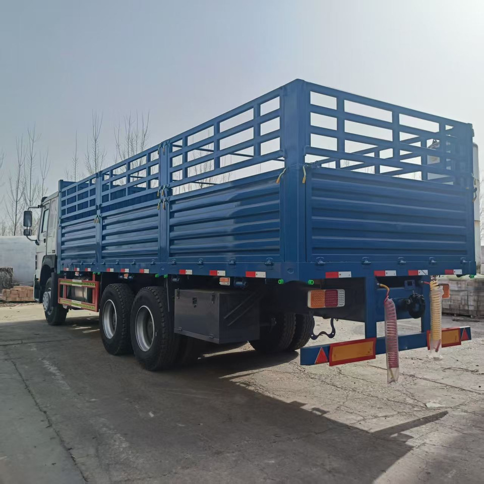 Sinotruk HOWO 371 6*4 Fence truck - Camión caja abierta: foto 4 Sinotruk HOWO 371 6*4 Fence truck - Camión caja abierta: foto 4