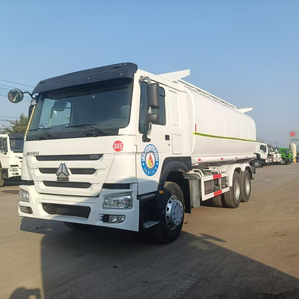 Sinotruk HOWO 371 Tank truck - Camión cisterna: foto 5 Sinotruk HOWO 371 Tank truck - Camión cisterna: foto 5
