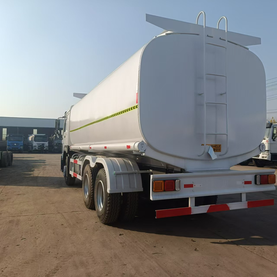 Sinotruk HOWO 371 Tank truck - Camión cisterna: foto 4 Sinotruk HOWO 371 Tank truck - Camión cisterna: foto 4