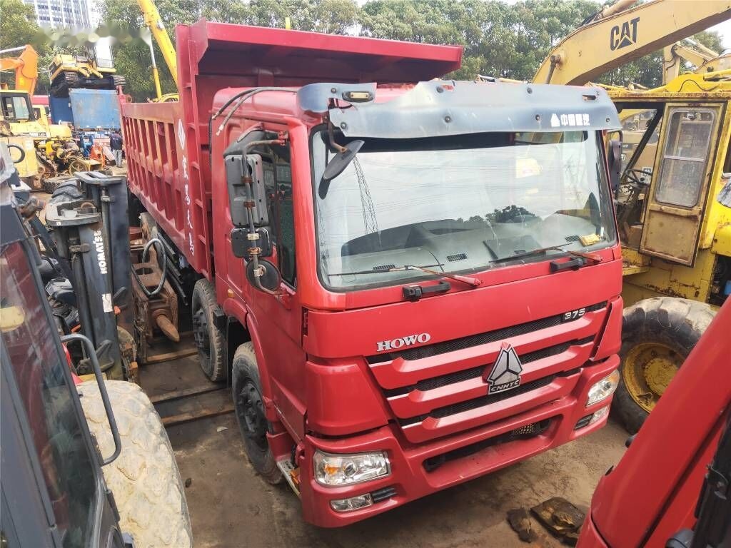 Sinotruk HOWO 8*4 Dump truck - Camión volquete: foto 3 Sinotruk HOWO 8*4 Dump truck - Camión volquete: foto 3