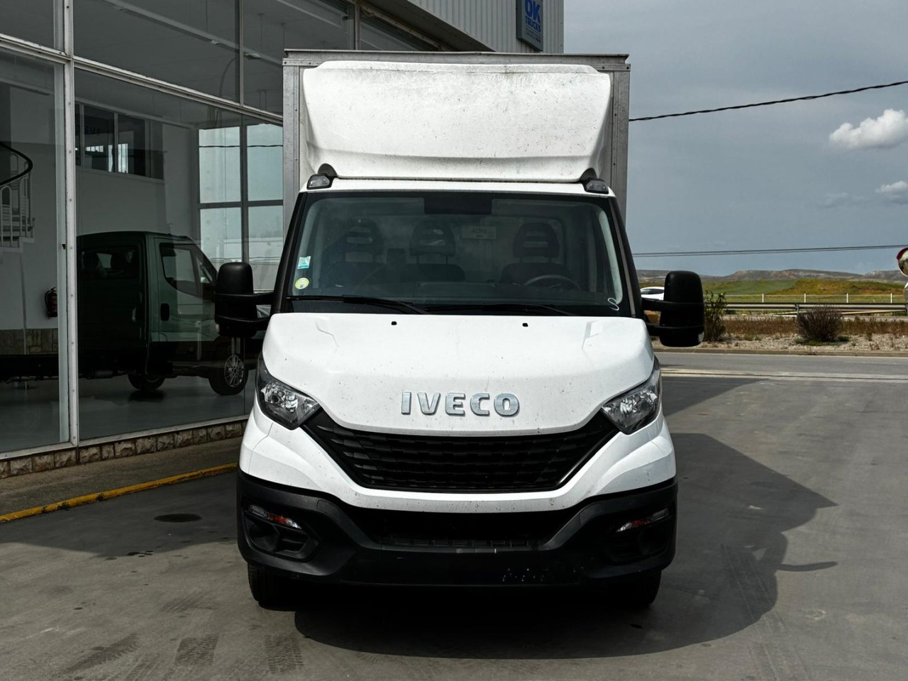 Caja cerrada IVECO 35C16 20m3 - Furgoneta caja cerrada: foto 2 Caja cerrada IVECO 35C16 20m3 - Furgoneta caja cerrada: foto 2