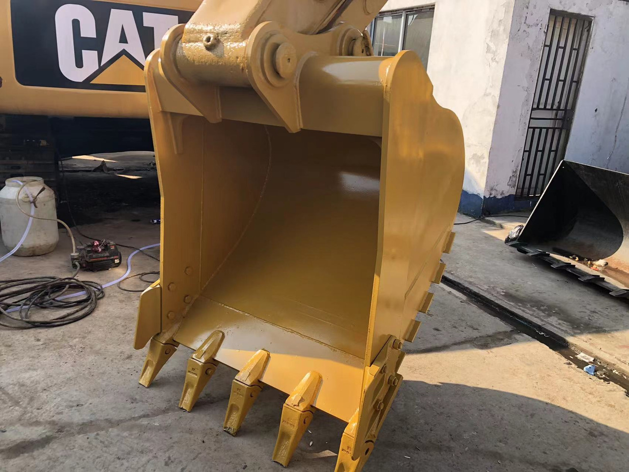 CATERPILLAR 320 BL CAT 320BL - Excavadora de cadenas: foto 2 CATERPILLAR 320 BL CAT 320BL - Excavadora de cadenas: foto 2