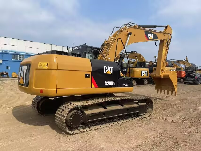 CATERPILLAR 320D2 CAT 320 D2 L - Excavadora de cadenas: foto 1 CATERPILLAR 320D2 CAT 320 D2 L - Excavadora de cadenas: foto 1