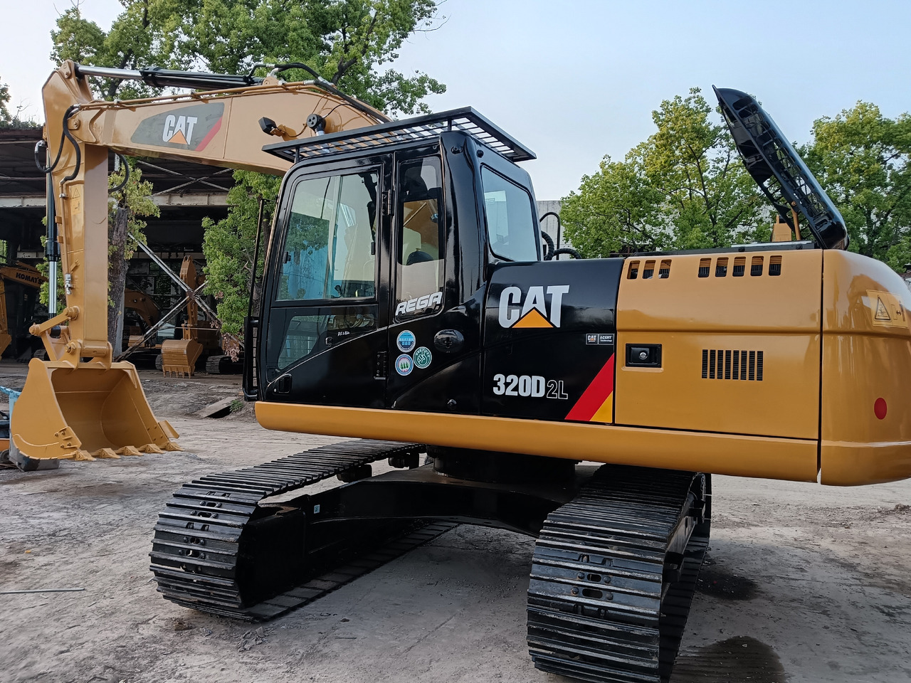 CATERPILLAR 320D2L CAT 320 D 2 L - Excavadora de cadenas: foto 2 CATERPILLAR 320D2L CAT 320 D 2 L - Excavadora de cadenas: foto 2