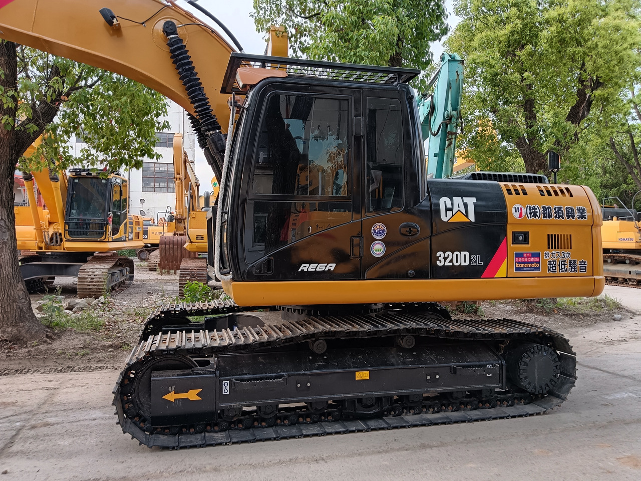 CATERPILLAR 320d2 l CAT 320D 2 L - Excavadora de cadenas: foto 1 CATERPILLAR 320d2 l CAT 320D 2 L - Excavadora de cadenas: foto 1
