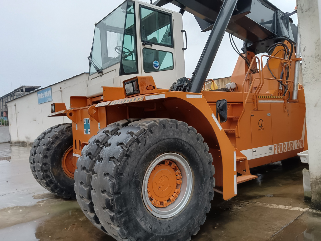 CVS FERRARRI F278 - Reach stacker: foto 2 CVS FERRARRI F278 - Reach stacker: foto 2