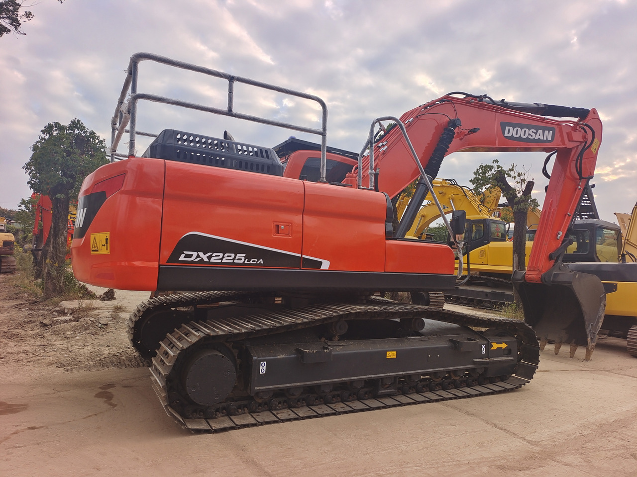 DOOSAN DX225LCA - Excavadora de cadenas: foto 1 DOOSAN DX225LCA - Excavadora de cadenas: foto 1