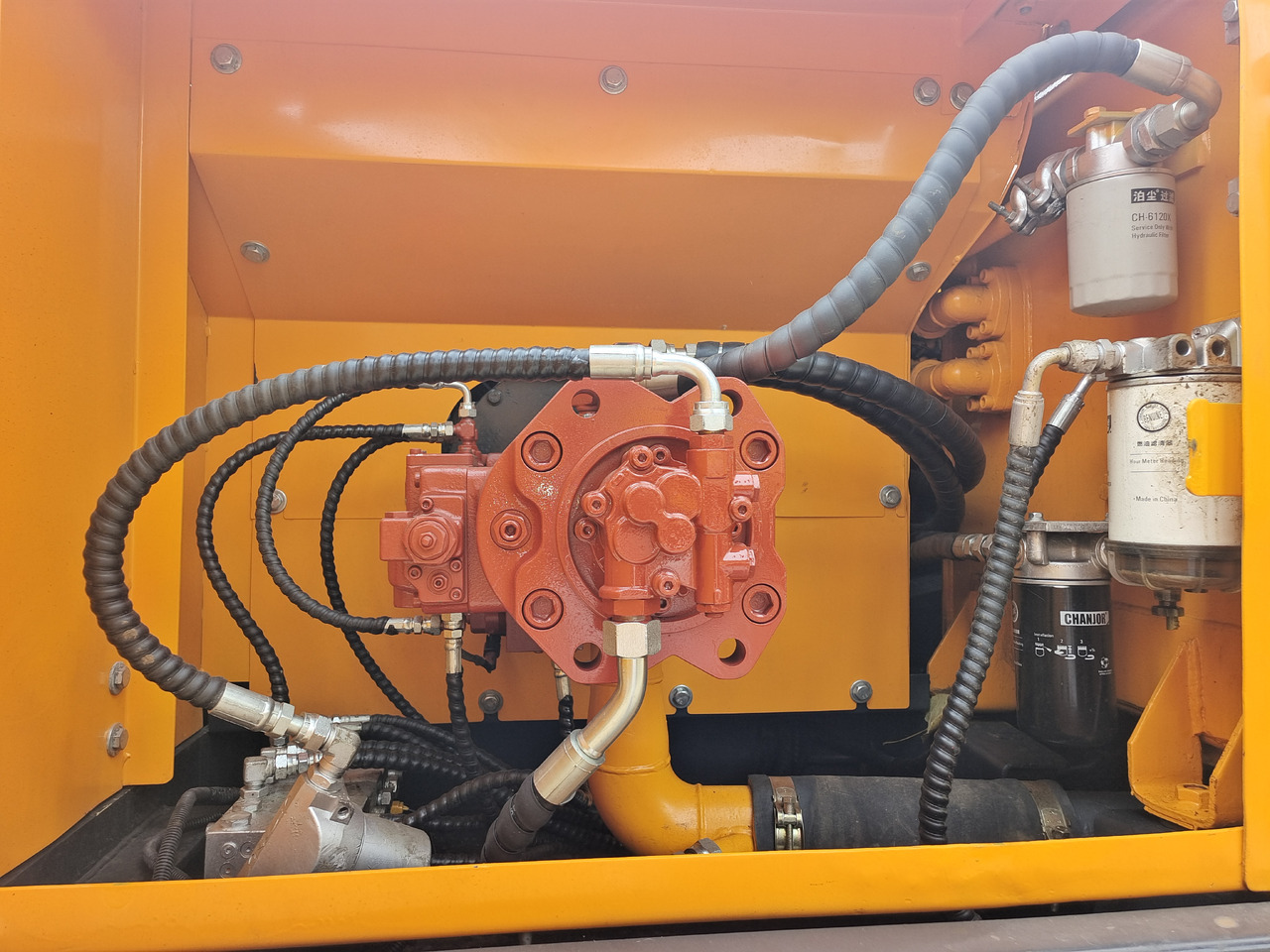 HYUNDAI HX220HD - Excavadora de cadenas: foto 5 HYUNDAI HX220HD - Excavadora de cadenas: foto 5