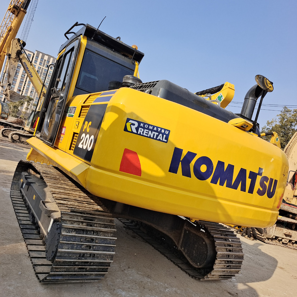 KOMATSU PC 200-8 - Excavadora de cadenas: foto 4 KOMATSU PC 200-8 - Excavadora de cadenas: foto 4