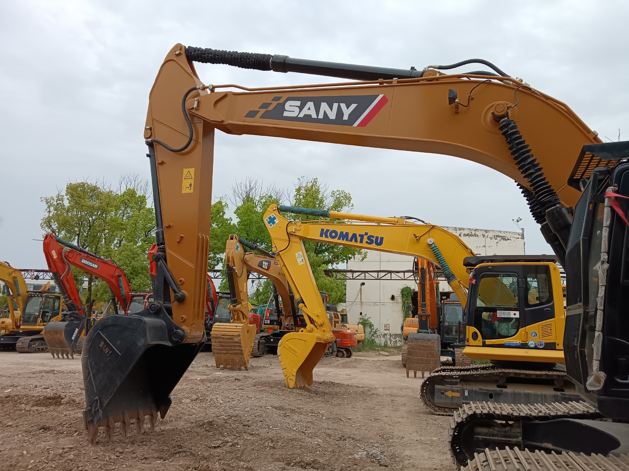 SANY 235H SY 235 H 235C - Excavadora de cadenas: foto 2 SANY 235H SY 235 H 235C - Excavadora de cadenas: foto 2