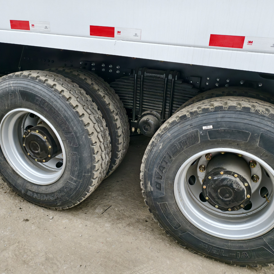 SHACMAN F3000 6*4 - Camión volquete: foto 3 SHACMAN F3000 6*4 - Camión volquete: foto 3