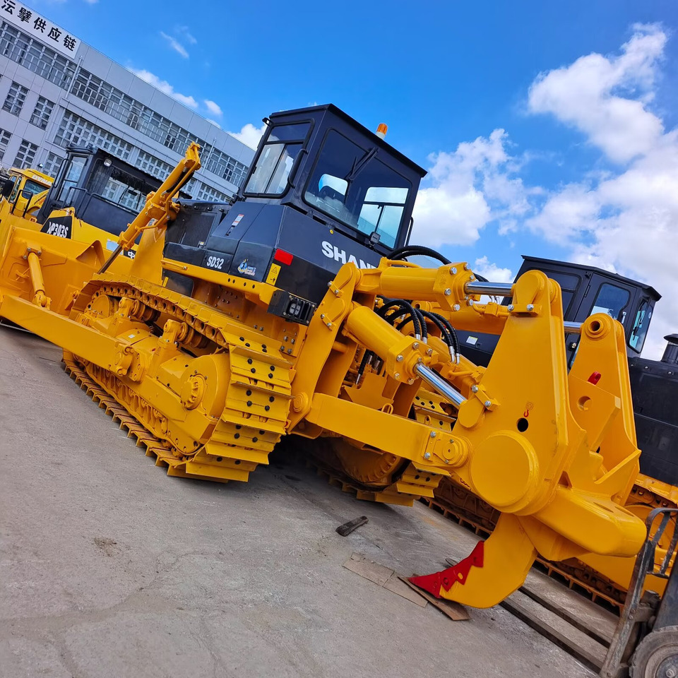 SHANTUI SD32 WITH RIPPER - Bulldozer: foto 4 SHANTUI SD32 WITH RIPPER - Bulldozer: foto 4