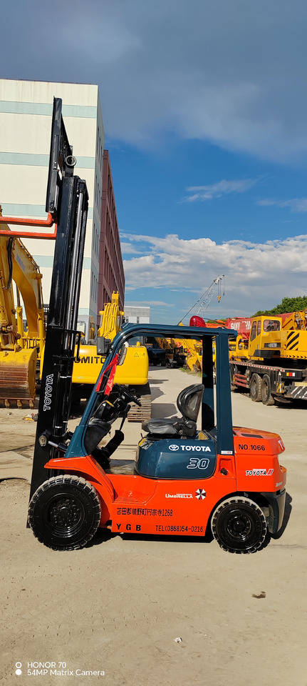 TOYOTA FD30 - Carretilla elevadora diésel: foto 3 TOYOTA FD30 - Carretilla elevadora diésel: foto 3