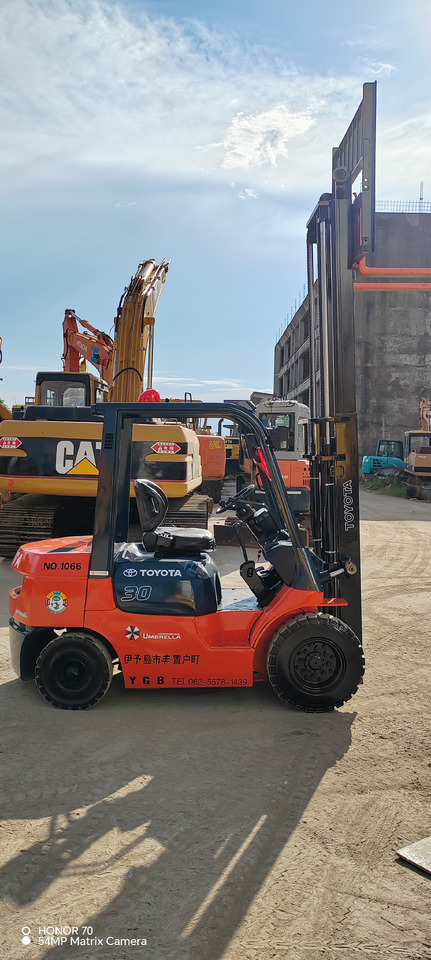 TOYOTA FD30 - Carretilla elevadora diésel: foto 5 TOYOTA FD30 - Carretilla elevadora diésel: foto 5