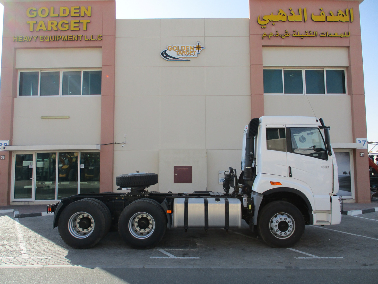 FAW 4181P2K15 6x4 Head Truck - Cabeza tractora: foto 5 FAW 4181P2K15 6x4 Head Truck - Cabeza tractora: foto 5