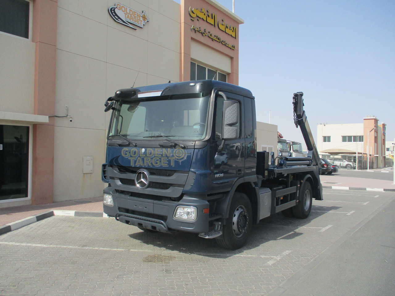 MERCEDES-BENZ Actros 1836 4x2 Skip Loader - Camión portacontenedor de cadenas: foto 2 MERCEDES-BENZ Actros 1836 4x2 Skip Loader - Camión portacontenedor de cadenas: foto 2
