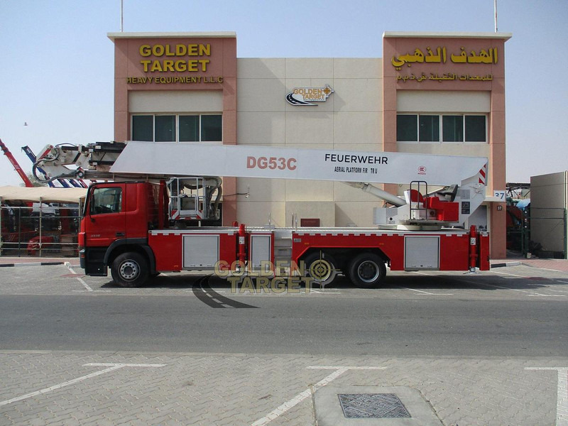 Mercedes-Benz Actros 3332 - Camión con plataforma elevadora: foto 5 Mercedes-Benz Actros 3332 - Camión con plataforma elevadora: foto 5