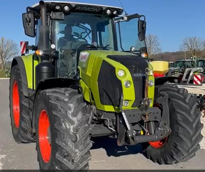 Claas Arion 650 - Tractor: foto 1 Claas Arion 650 - Tractor: foto 1
