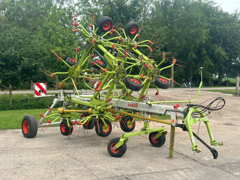 Claas Volto 1320 T Gedragen 13 meter schudder - Henificadora: foto 1 Claas Volto 1320 T Gedragen 13 meter schudder - Henificadora: foto 1