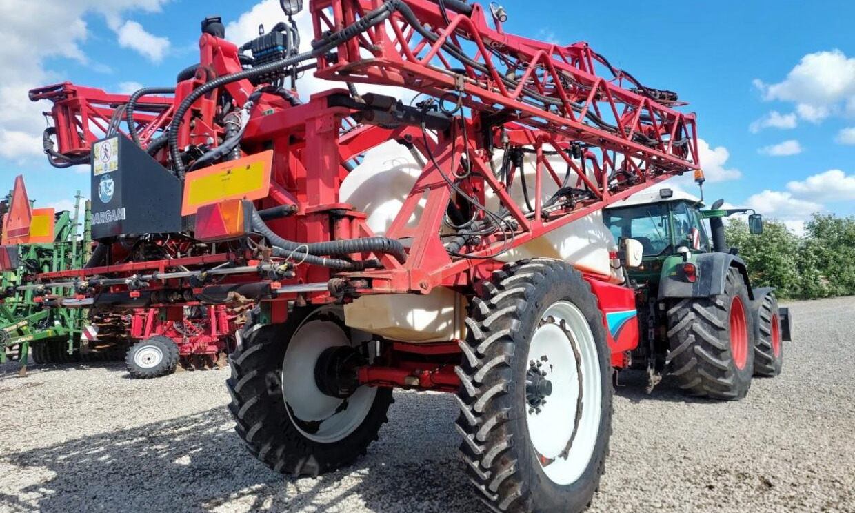 Bargam Compact 6200 - 24-36m med GPS - Pulverizador arrastrado: foto 3 Bargam Compact 6200 - 24-36m med GPS - Pulverizador arrastrado: foto 3