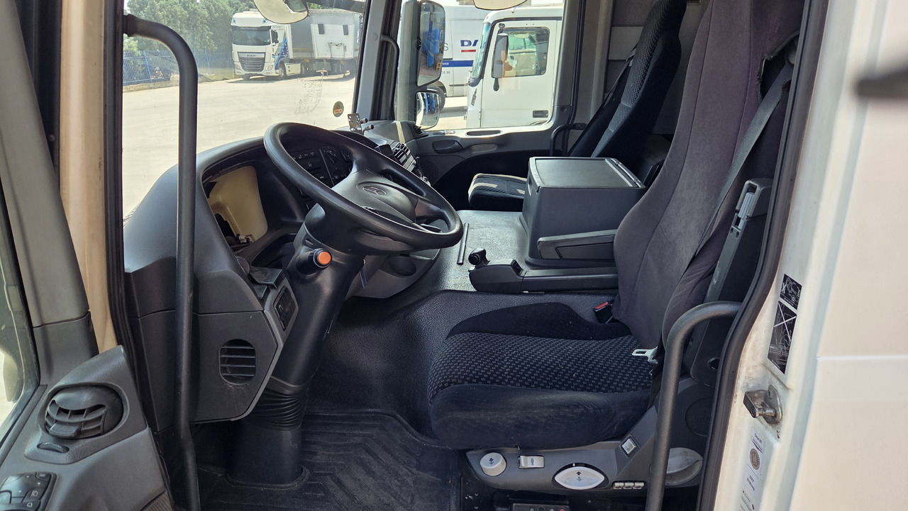 MERCEDES ACTROS MP3 MEDIUM - Cabina: foto 5 MERCEDES ACTROS MP3 MEDIUM - Cabina: foto 5