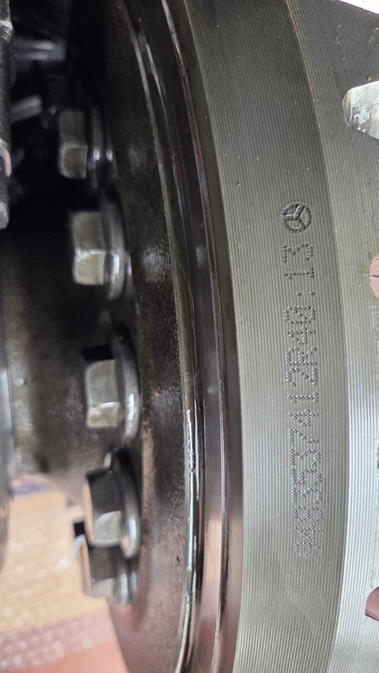 MERCEDES-BENZ ACTROS MP3 RADIO 40-13 - Mando final para Camión: foto 4 MERCEDES-BENZ ACTROS MP3 RADIO 40-13 - Mando final para Camión: foto 4