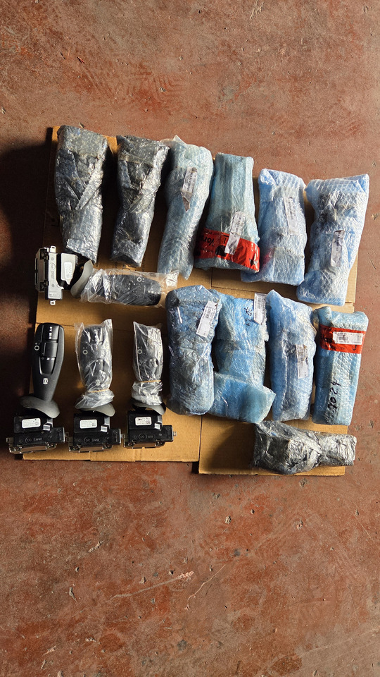 MERCEDES-BENZ ACTROS MP4 - Conmutador en la columna de dirección para Camión: foto 3 MERCEDES-BENZ ACTROS MP4 - Conmutador en la columna de dirección para Camión: foto 3