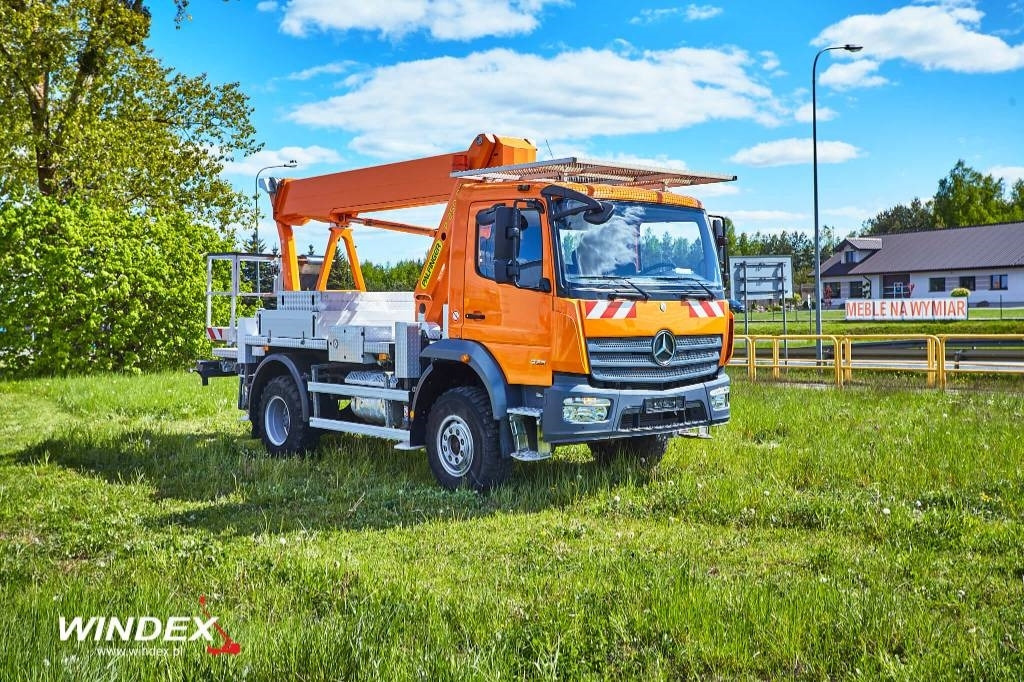Palfinger P 250 BK - Camión con plataforma elevadora: foto 1 Palfinger P 250 BK - Camión con plataforma elevadora: foto 1