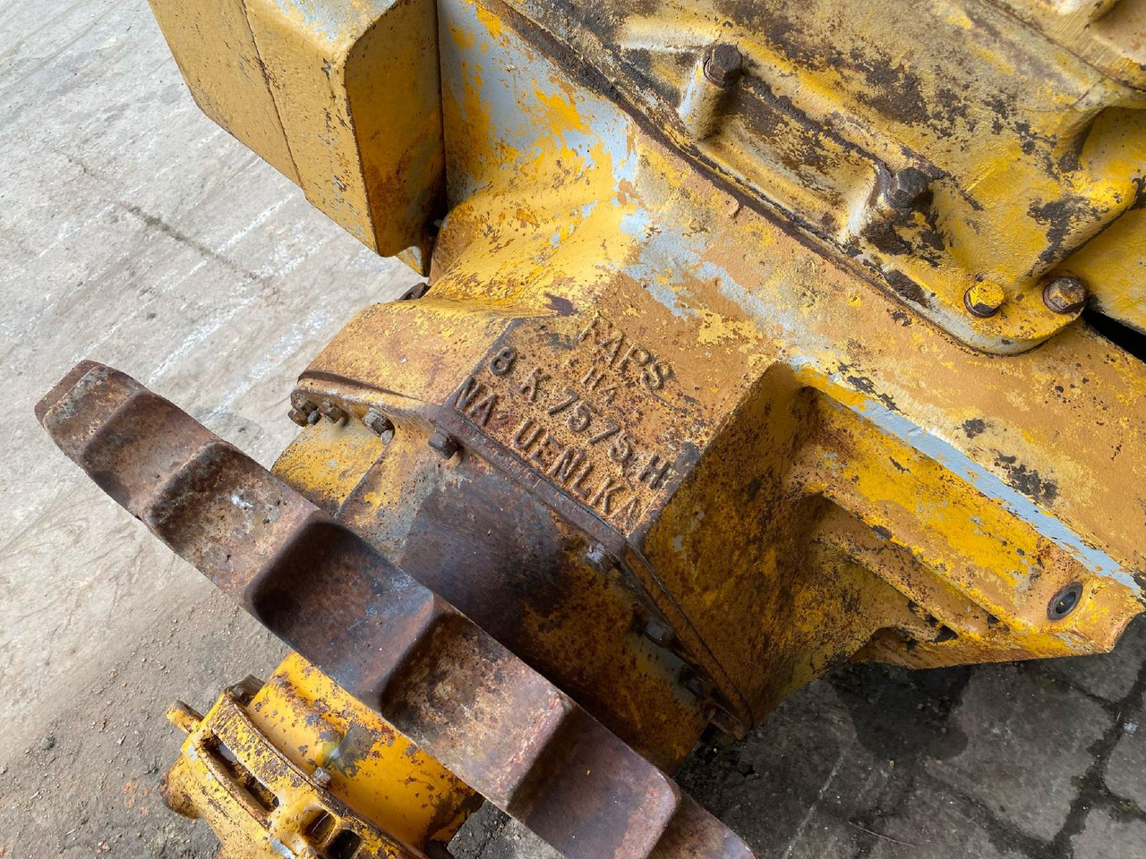 Caterpillar CAT D 951 - Caja de cambios para Maquinaria de construcción: foto 3 Caterpillar CAT D 951 - Caja de cambios para Maquinaria de construcción: foto 3