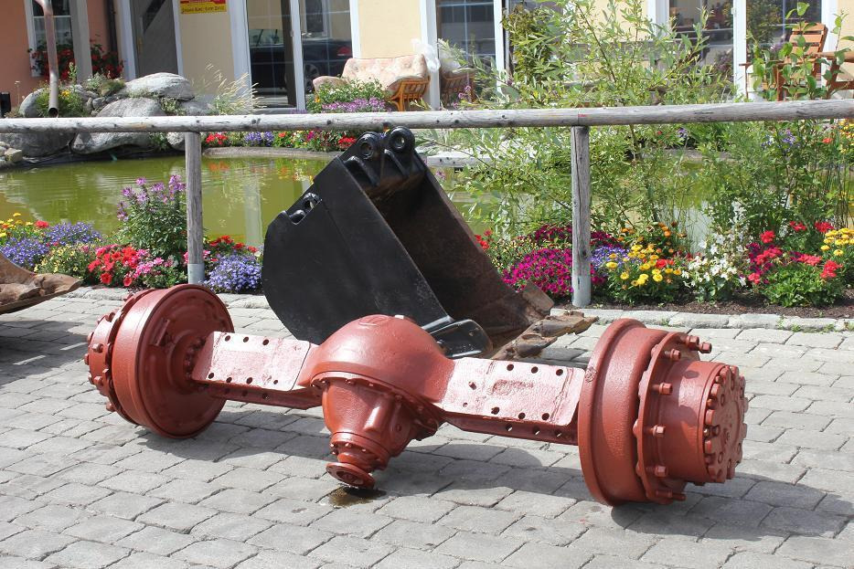 Hanomag B 8 - Eje y piezas para Maquinaria de construcción: foto 1 Hanomag B 8 - Eje y piezas para Maquinaria de construcción: foto 1