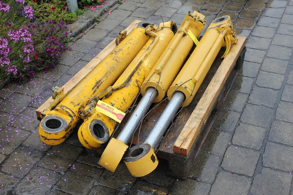 Hanomag D 400 - Cilindro hidráulico para Maquinaria de construcción: foto 5 Hanomag D 400 - Cilindro hidráulico para Maquinaria de construcción: foto 5