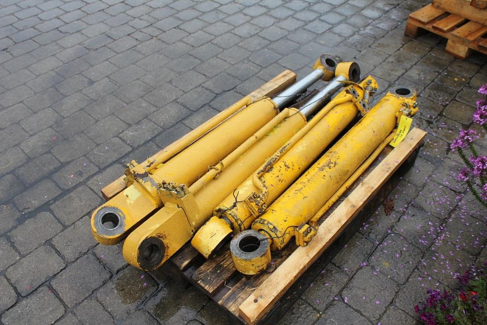 Hanomag D 400 - Cilindro hidráulico para Maquinaria de construcción: foto 3 Hanomag D 400 - Cilindro hidráulico para Maquinaria de construcción: foto 3