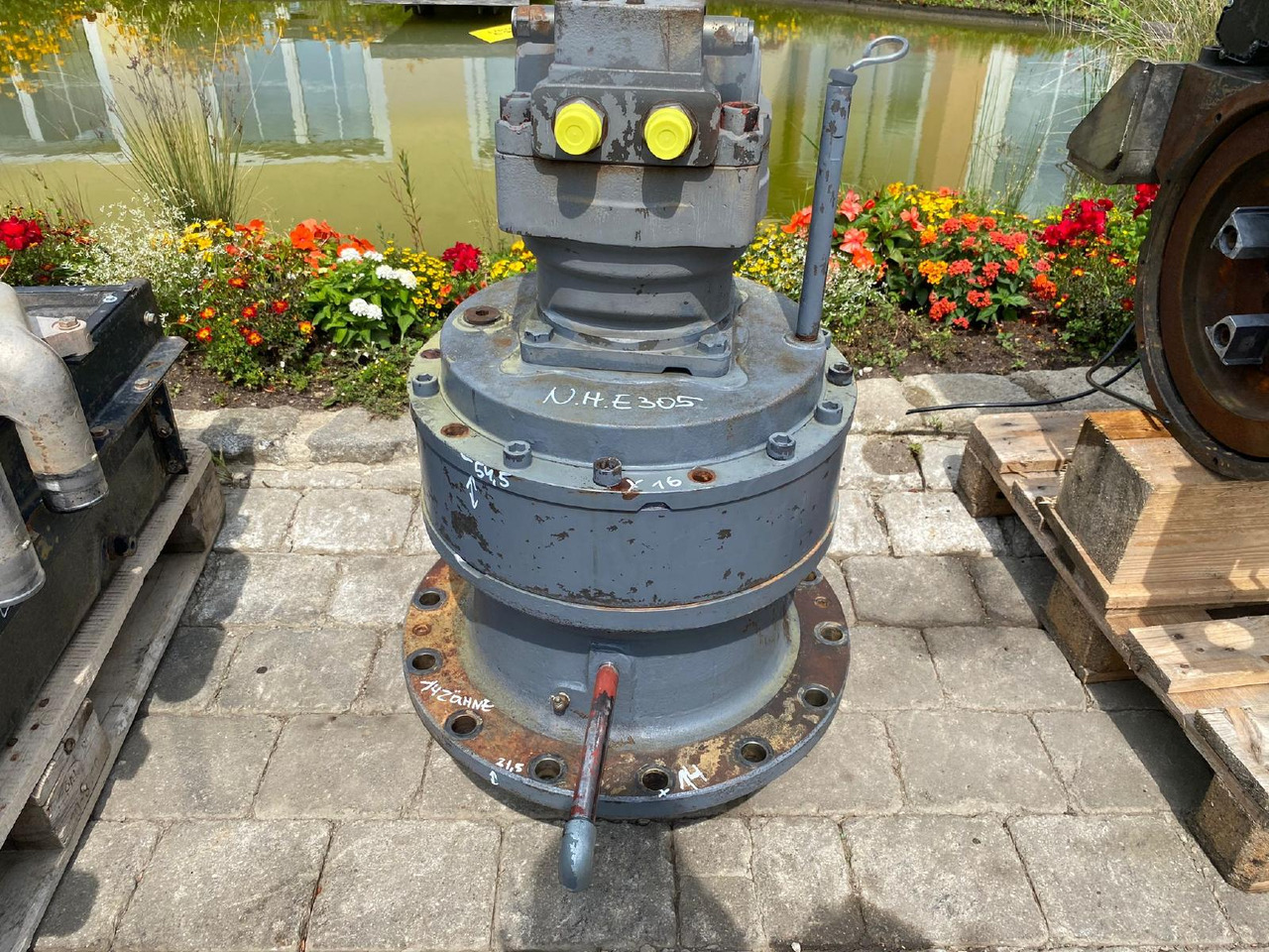 Holland E 305 - Reductor de giro para Maquinaria de construcción: foto 3 Holland E 305 - Reductor de giro para Maquinaria de construcción: foto 3