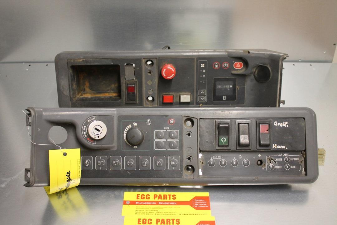 JCB 200, 210 - Salpicadero para Maquinaria de construcción: foto 1 JCB 200, 210 - Salpicadero para Maquinaria de construcción: foto 1