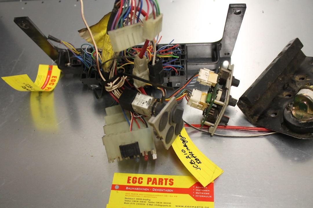 JCB 200, 210 - Salpicadero para Maquinaria de construcción: foto 2 JCB 200, 210 - Salpicadero para Maquinaria de construcción: foto 2